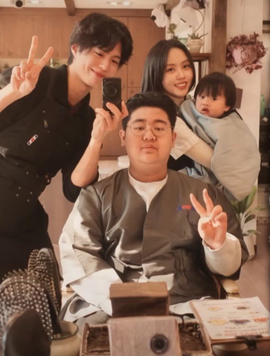 BogumCorner's tweet image. Thank you #TheVillageBarber for these moments. It felt like the sweetest epilogue for the #GoodBoy ships 😍😍

Now if only Oh JungSe was able to join… I would be the happiest fangirl hihi