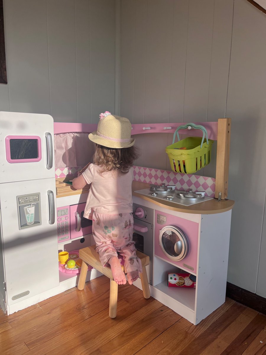 Kristen Carolan tweet media