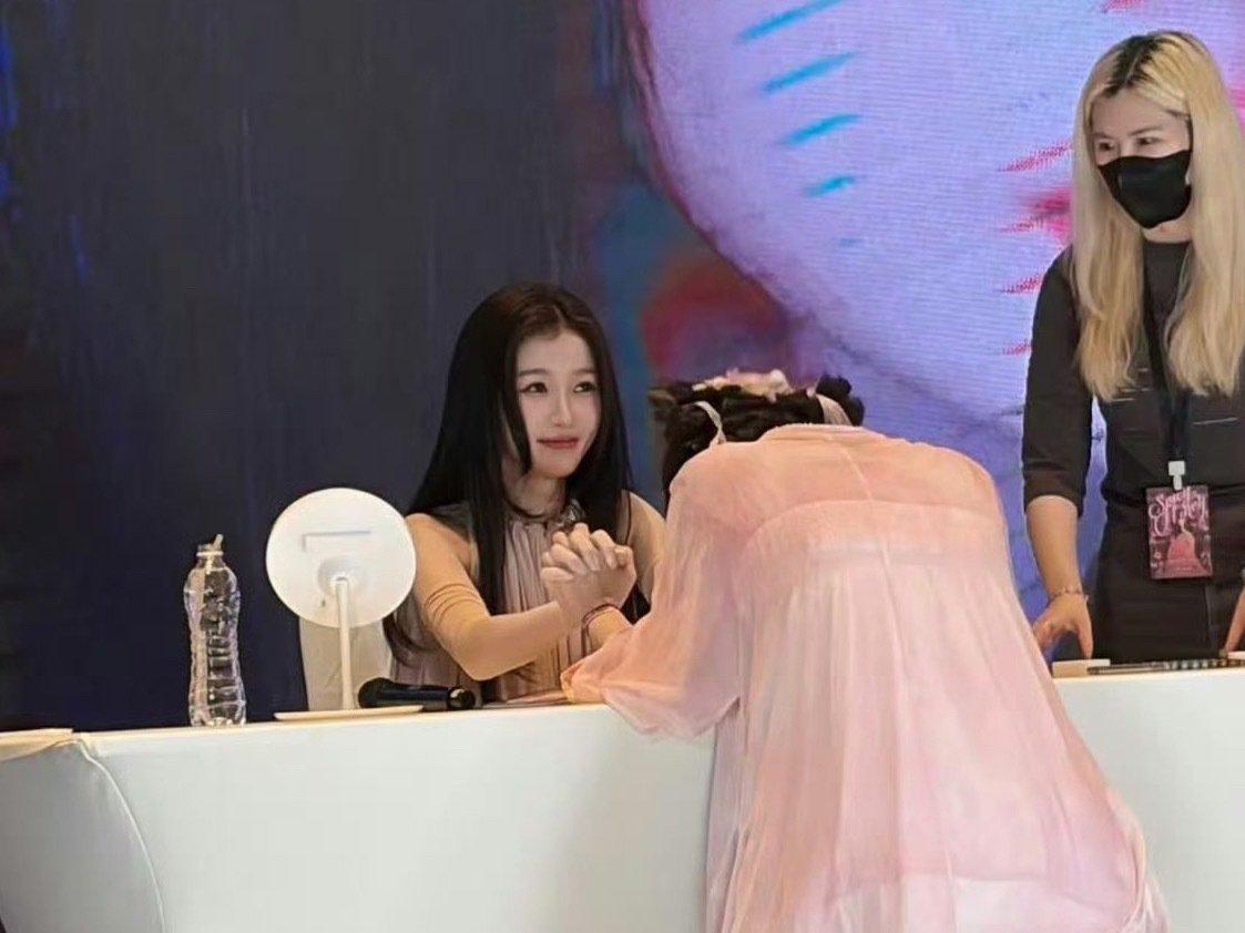 𝒵𝒂𝒂. tweet media