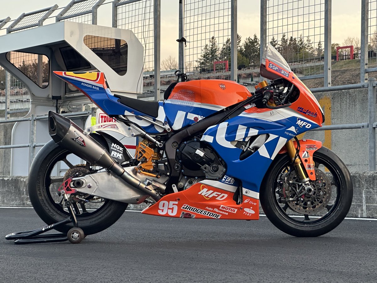 72Project tweet media