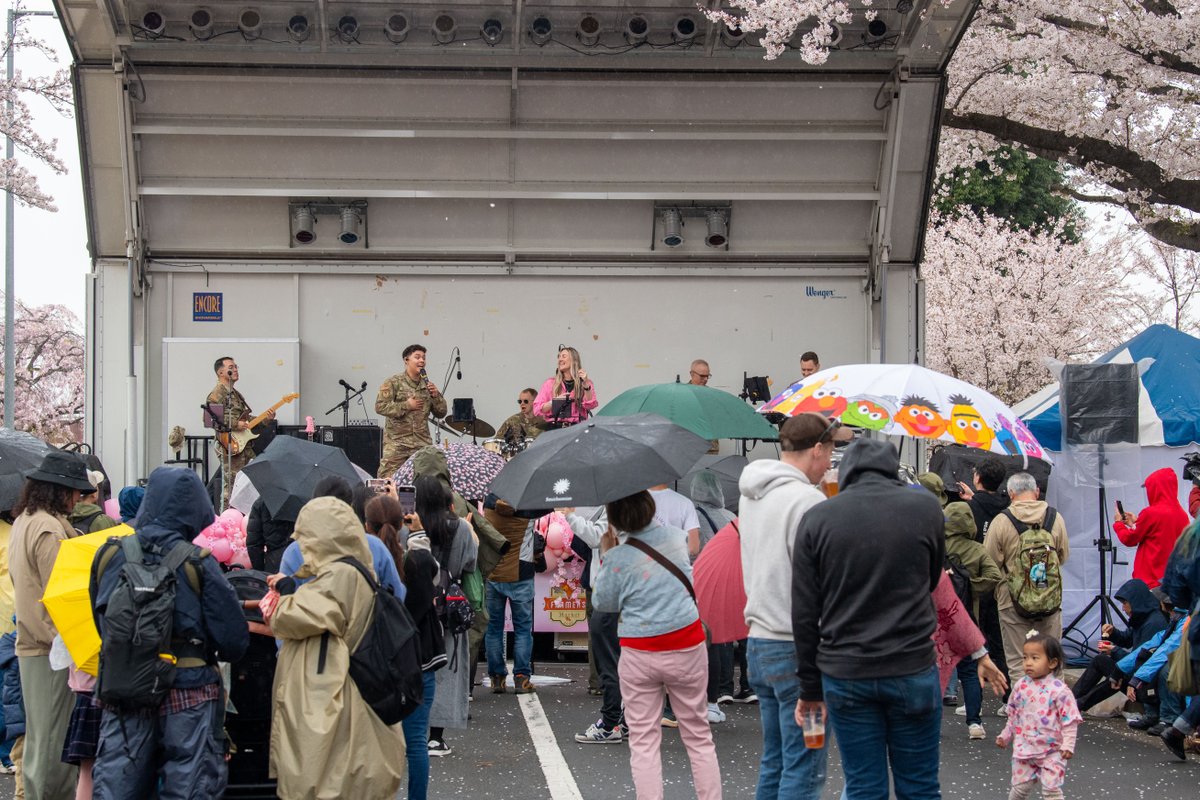 Yokota Air Base tweet media
