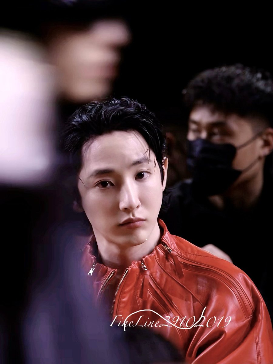 FineLine29102019 tweet media