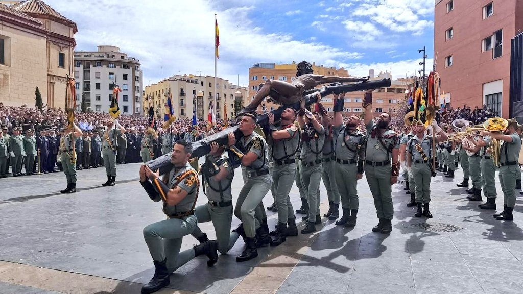 DavidArranzVox's tweet photo. Hay una España inmortal, eterna. Una Patria que erguida desafía altiva a enemigos internos y externos, enraizada en la tierra en pilares firmes: Familia, Fe, Identidad, Soberanía, Cultura.
Un Occidente, una Civilización antigua y viva, Tradición y Cristiandad.
#Reconquista 🇪🇸⚔️✝️ https://t.co/wIhbGqhGHB