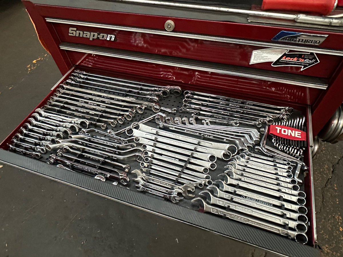 ひでやん tweet media