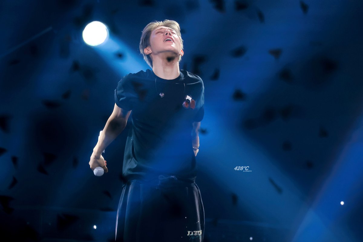 𝟒𝟐𝟖°𝐂 tweet media