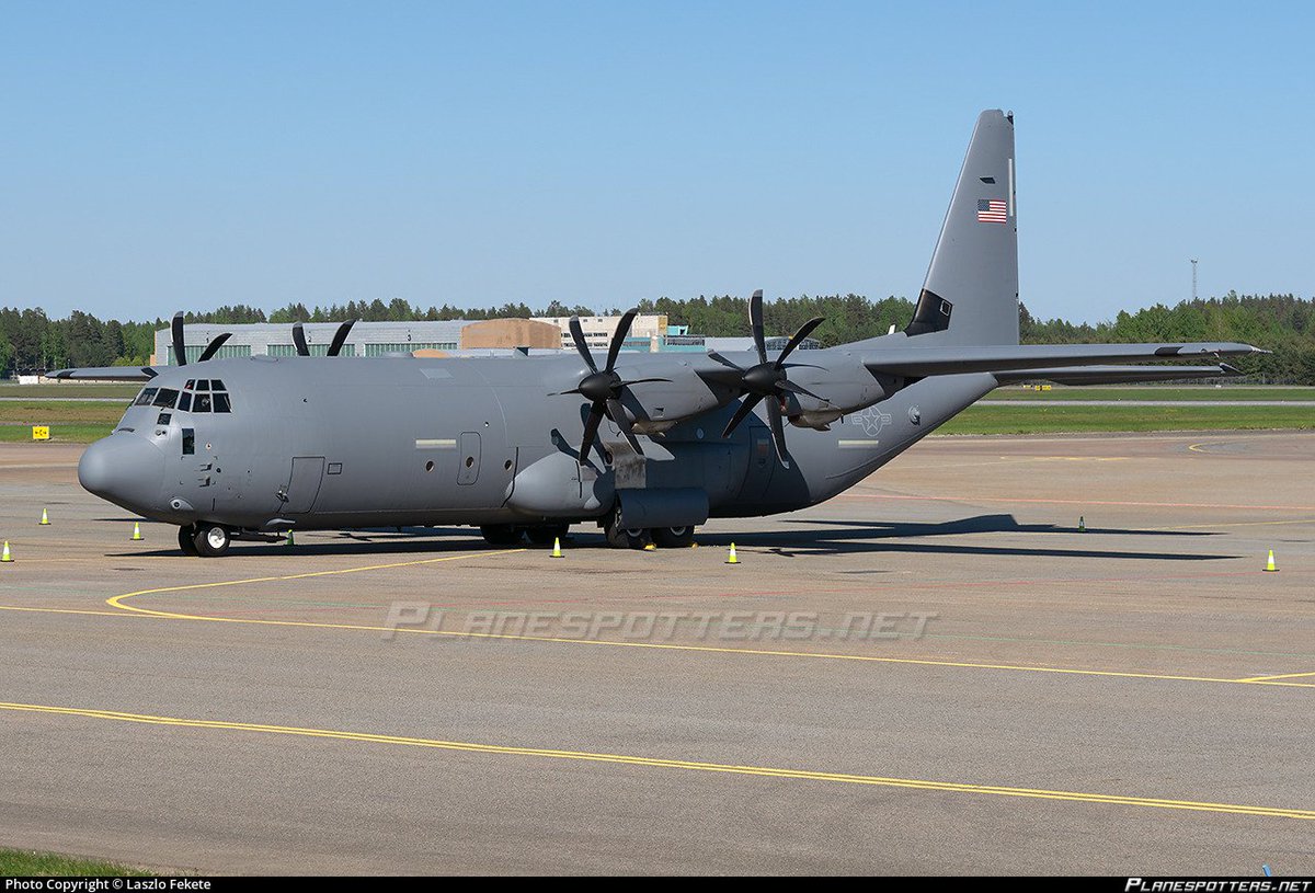 ArmchairAdml's tweet image. #USAF United States Air Force

Lockheed Martin C-130J Super Hercules 1x
#AE5C9B 15-5828 - HERKY 799

13:06 - HERKY 799 inbound RAF Mildenhall, working BANTER Ops on 300.800.