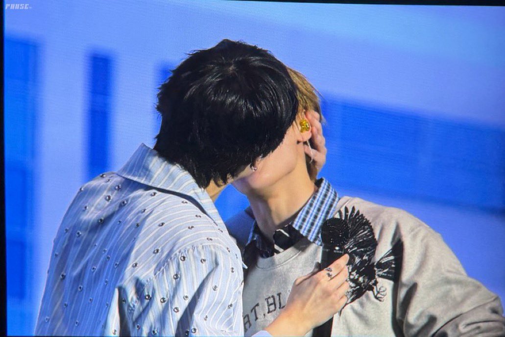 things that could be arirang tweet media