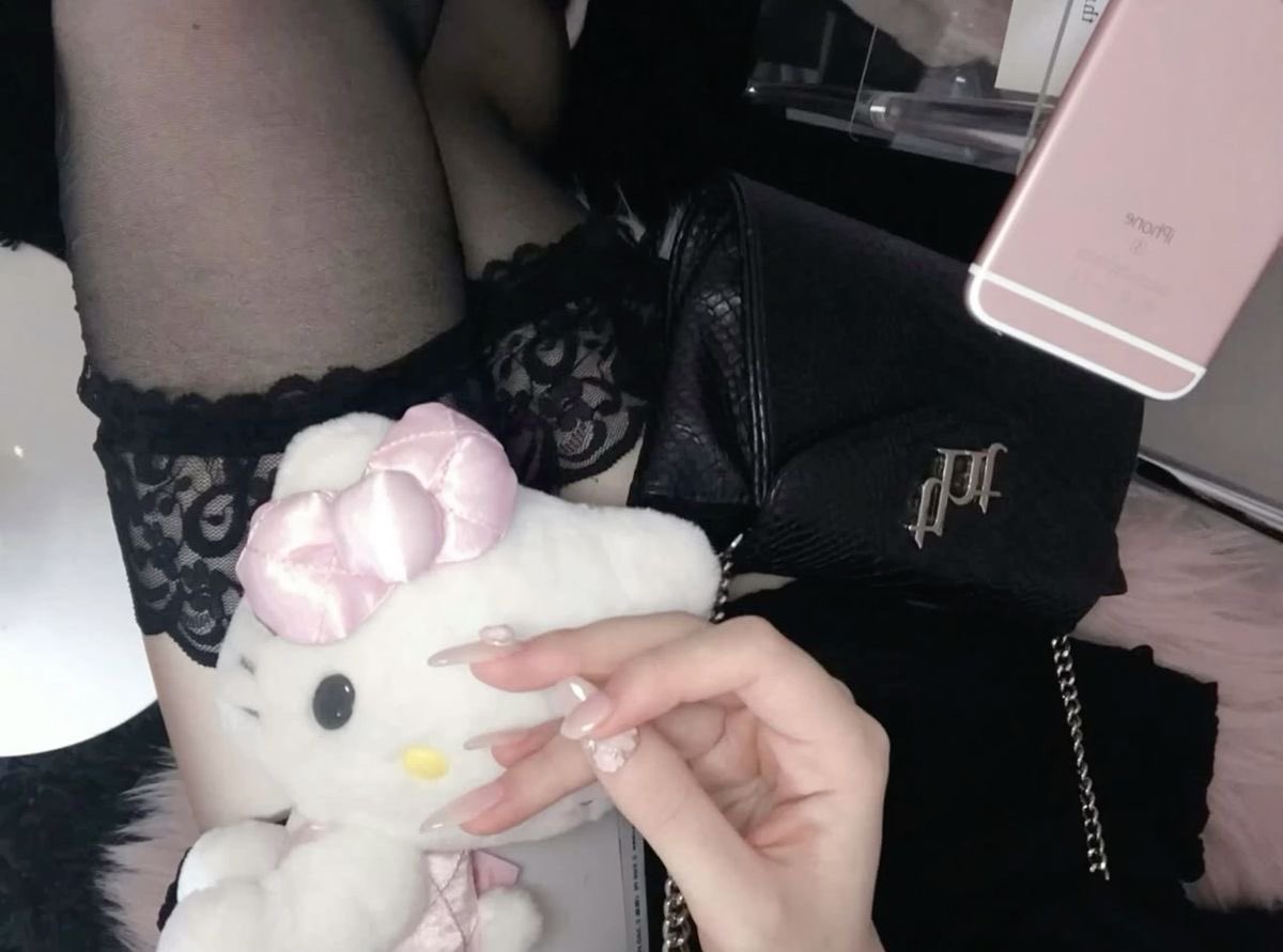 fawn 𝜗𝜚 ed diary tweet media