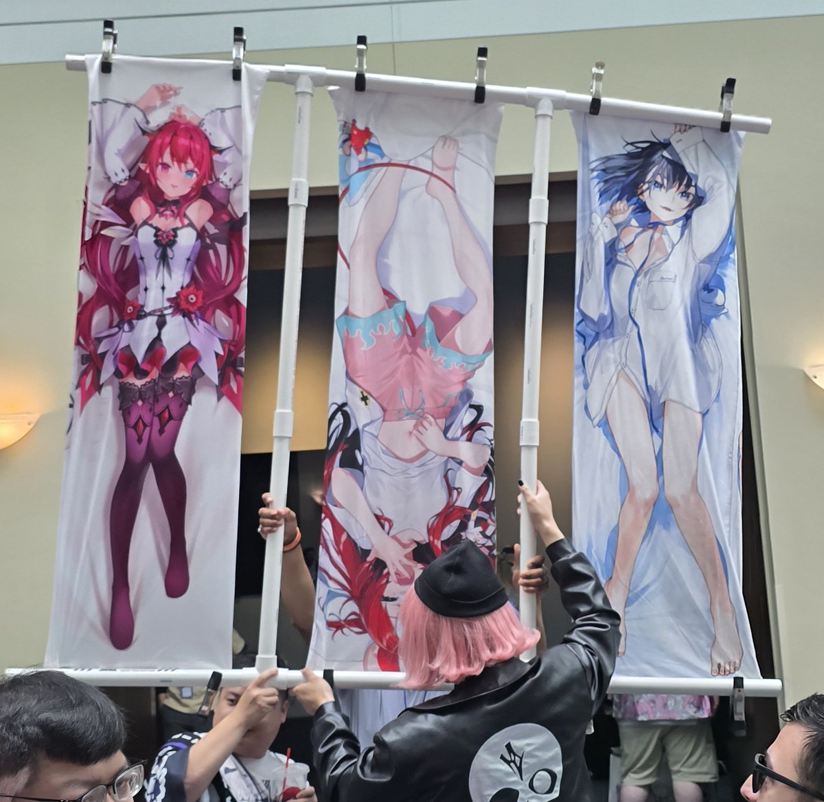 THE PROMISE DAKI POLE IS COMPLETE 

#hololiveEN #kronies #IRyStocrats #baerats #AnimeBoston2026
