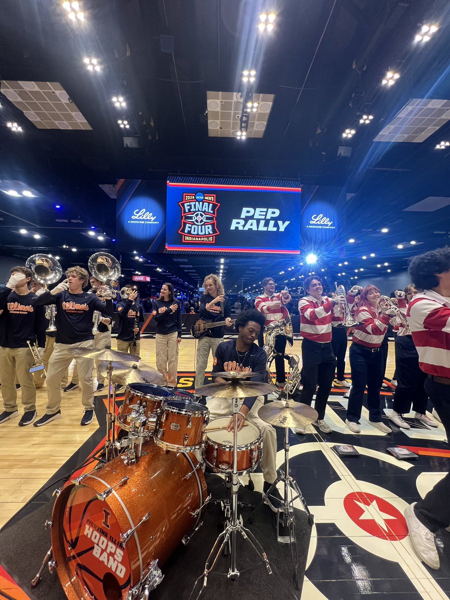 Marching Illini tweet media