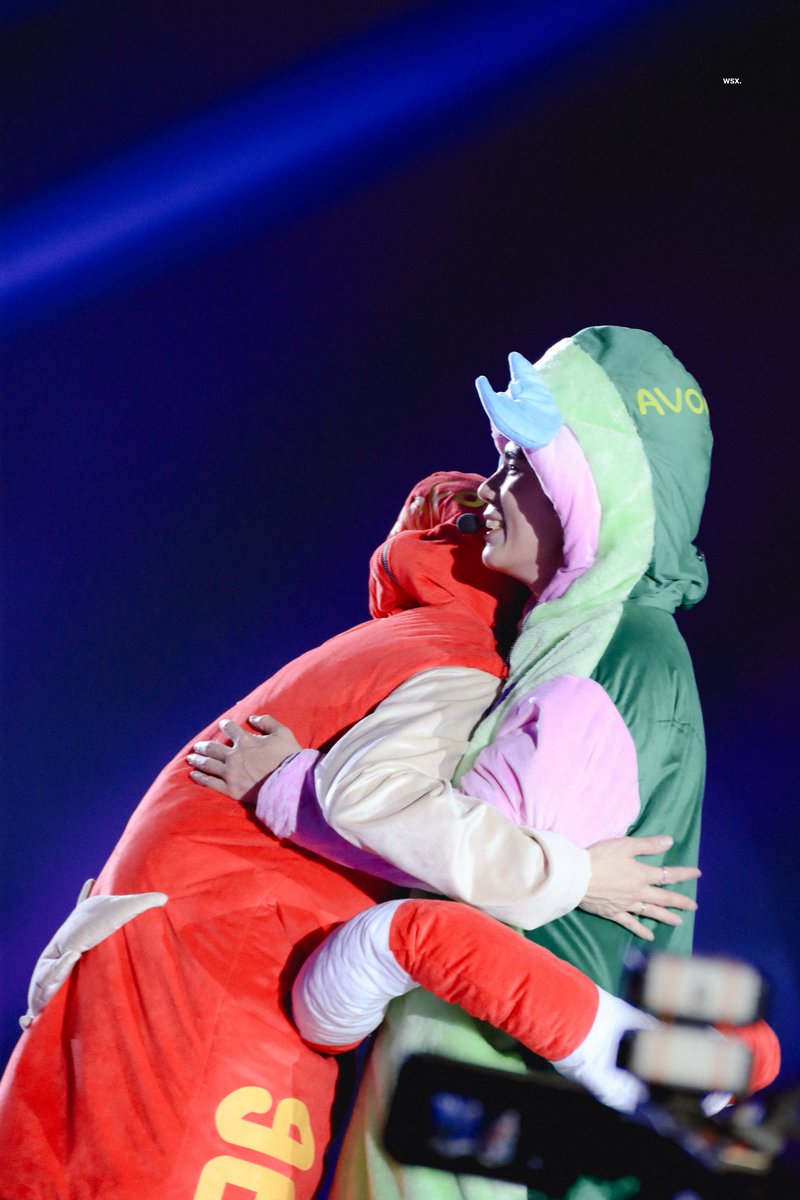 พรห. tweet media