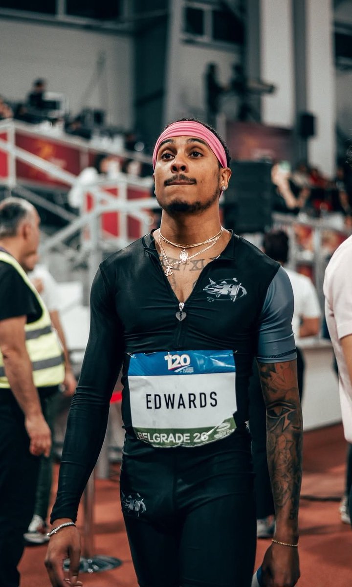 876sportsmedia's tweet photo. Eric Edwards 🇺🇸 wins Heat 2 of the 110mh at the Miramar invitation in 13.33 +3.8 wind 
#trackandfield #tracknews #110mh https://t.co/QZork4UOjJ