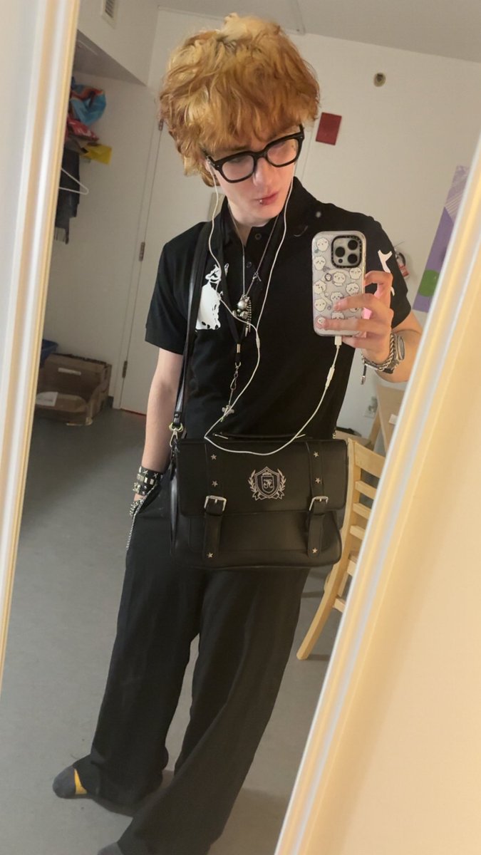 ash clovyer tweet media