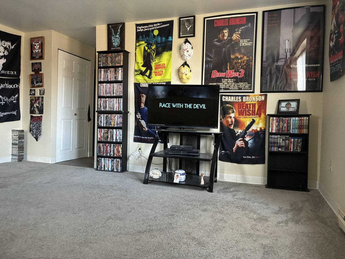 Derek J. Rusert 👽 tweet media