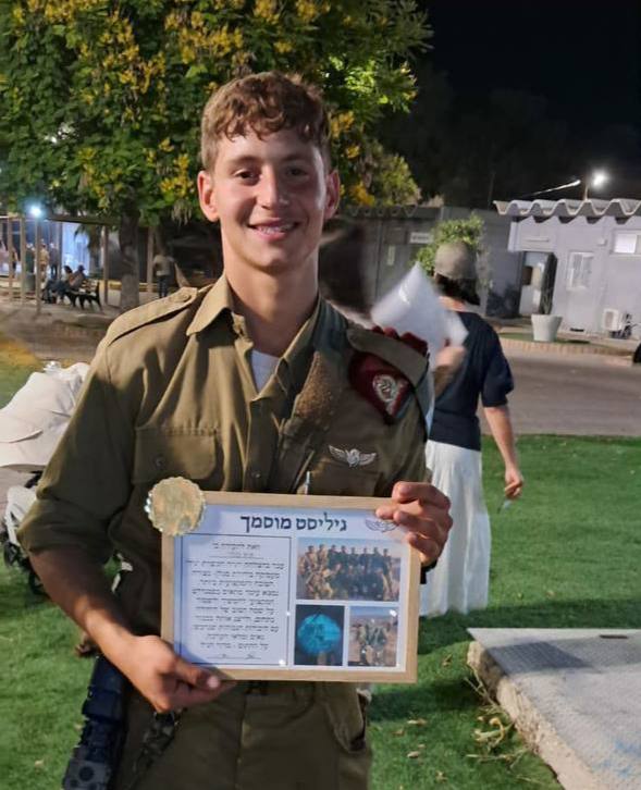 kinsleyhub tweet media