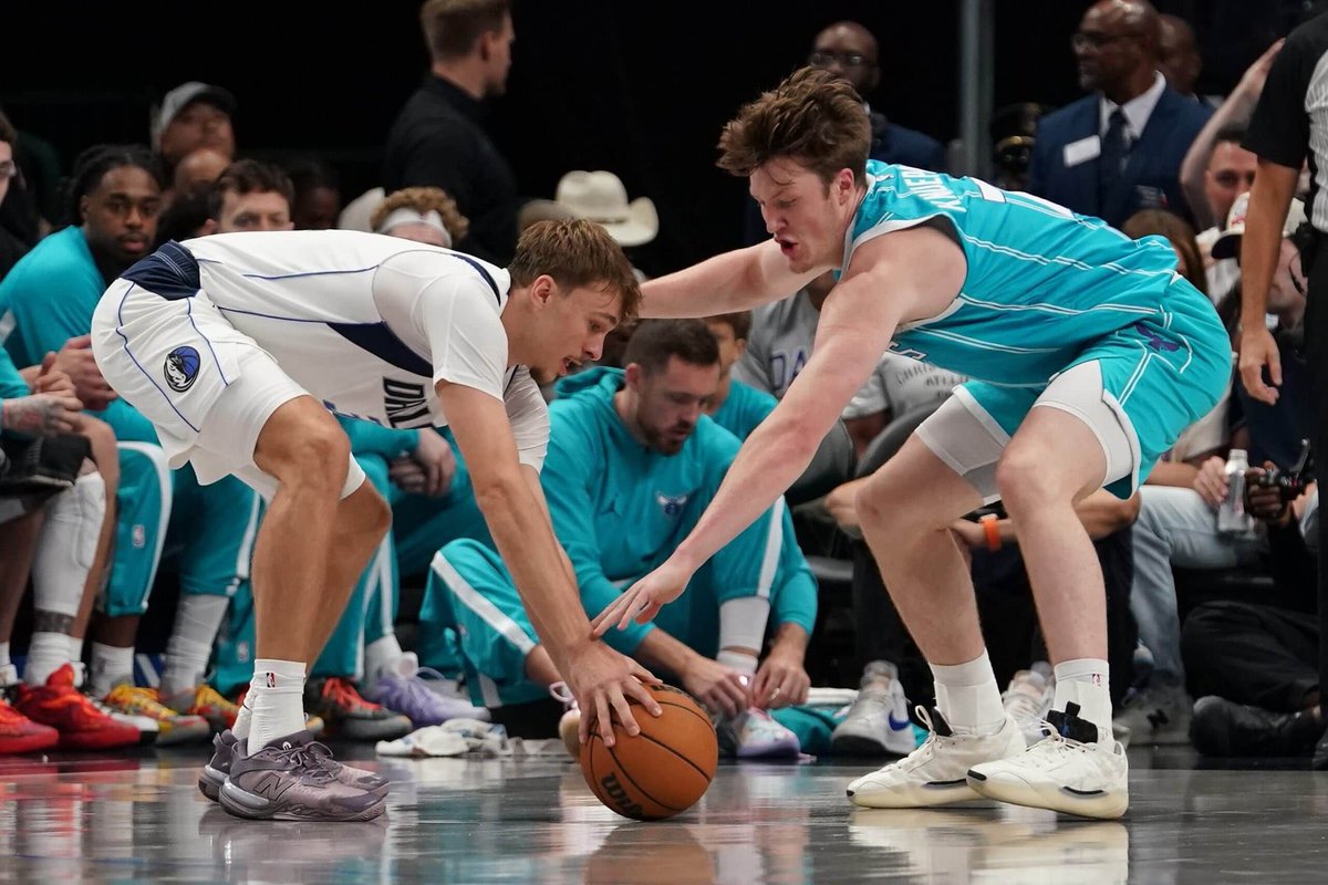 Hornets Lead tweet media