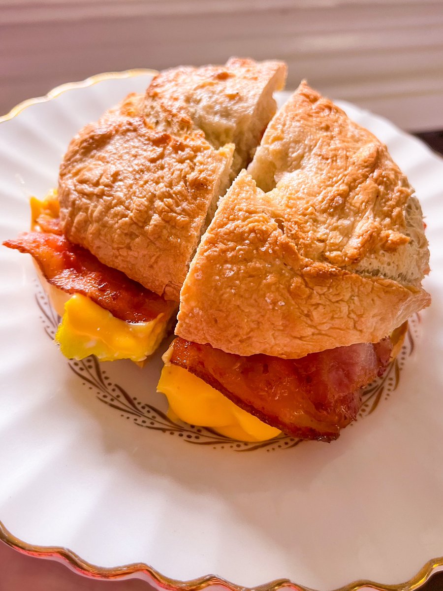 Miss Luna Lovesbud tweet media