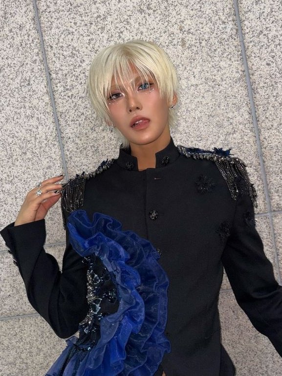 hyun in drag is one of my dreams, i would love to see her come true