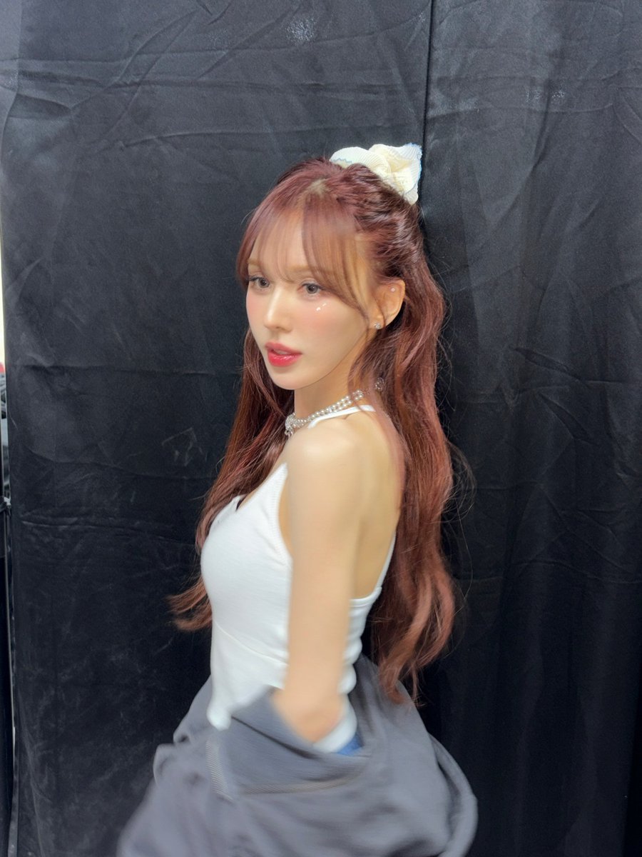 웬무새 tweet media