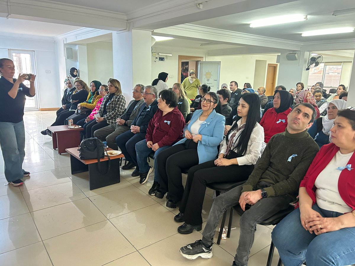 2 Nisan Otizm Farkındalık Günü kapsamında Engelli Birim Başkanlığımız tarafından düzenlenen programa, Ulusal Otizm Konfederasyonu Genel Başkanı ve Afyonkarahisar Beyazay Derneği Başkanı Fatma Kilci Kavas ile dernek üyeleri katılım sağladı.
Programa İl Başkan Yardımcılarımız,