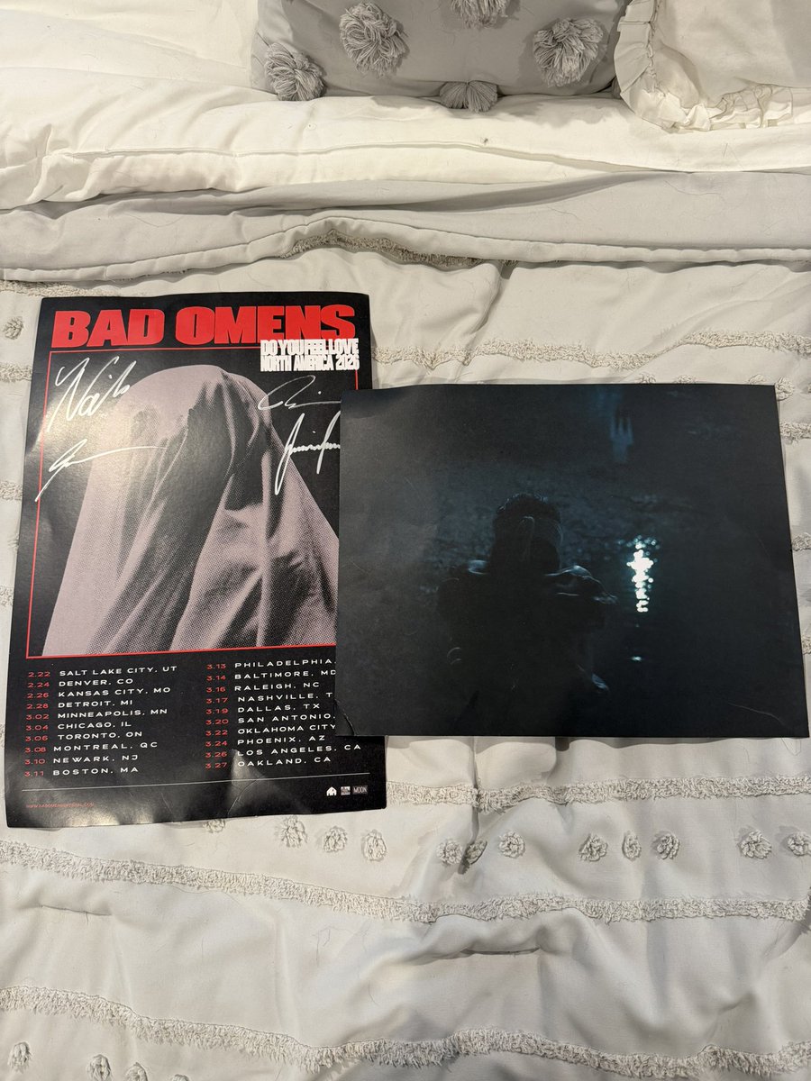 I have several of these and I don’t know what to do with them so I’m just going to do a giveaway here and on my IG (uh.its.jen) for my American friends that weren’t able to do VIP 🖤 (but if I catch anyone selling them you’ll be publicly shamed 😊). I’ll make a new post for each