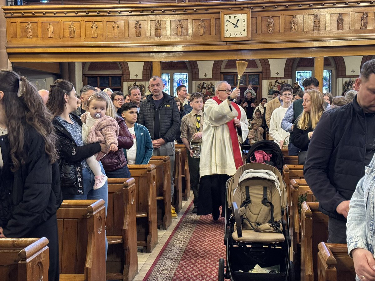 British Poles tweet media