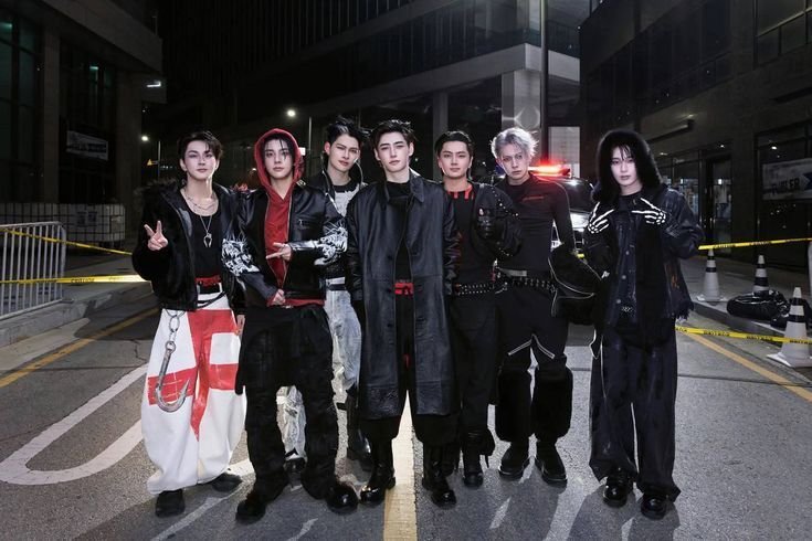 luna⋆˙ tweet media