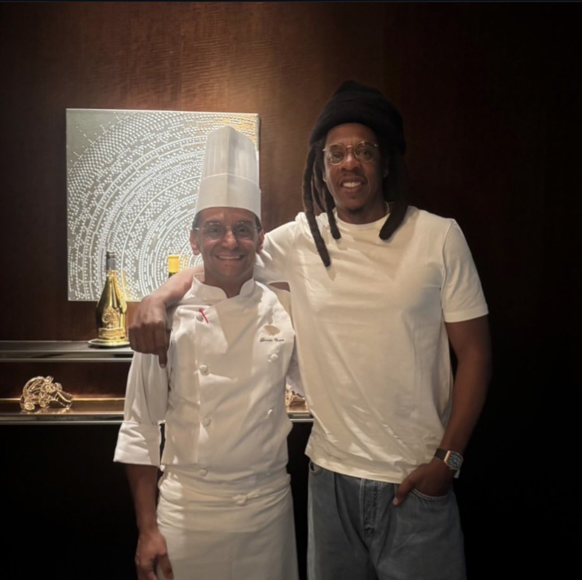 💎🍾 tweet media