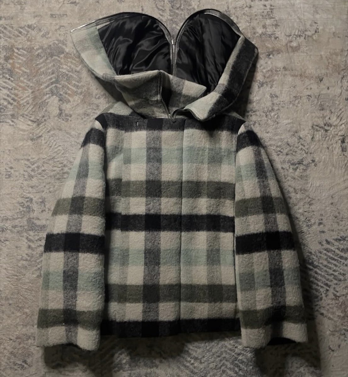 pinkskysyre's tweet photo. rick owens wool pearl plaid exploder jacket https://t.co/bJSE6Ylr7Z