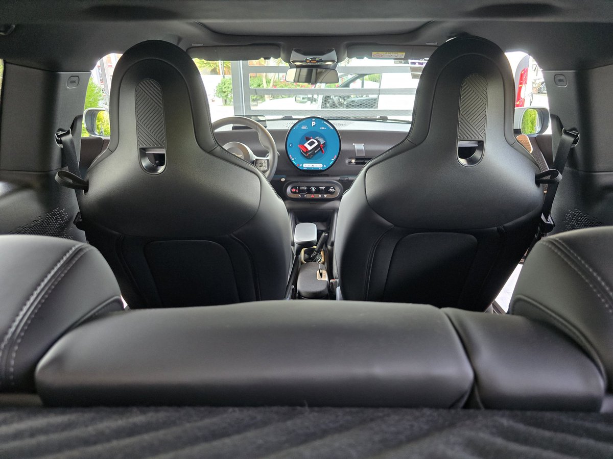 Autoboutique 1/4 de Milla tweet media