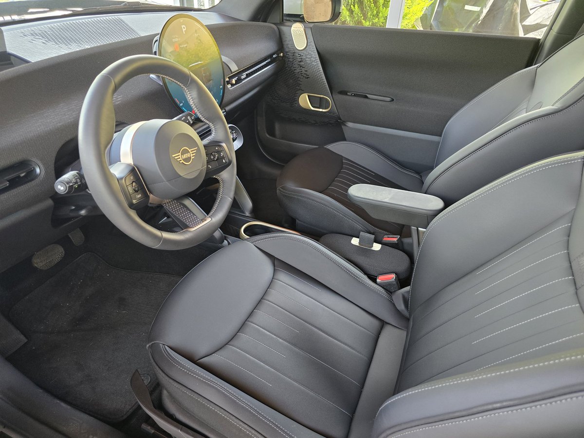 Autoboutique 1/4 de Milla tweet media