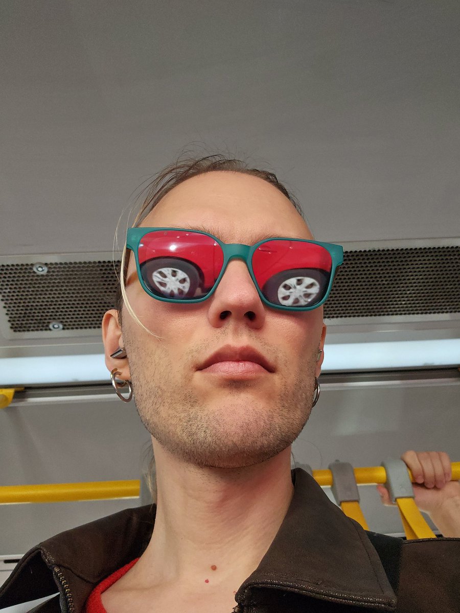 мальчик о четырёх драконах tweet media