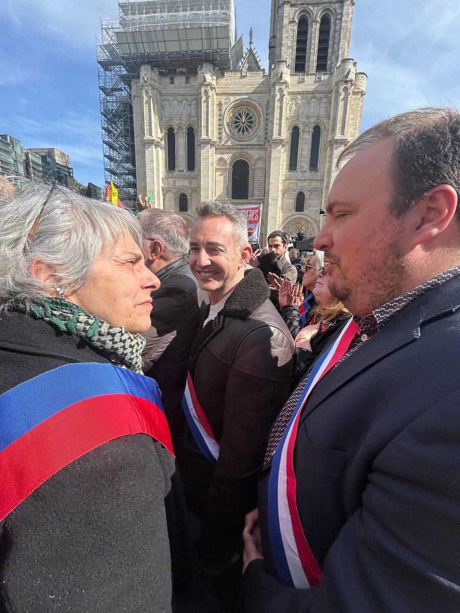 fabien_gay's tweet image. Des milliers de personnes sont venues à #SaintDenis cet après-midi pour dire leur refus du #racisme et de toutes les formes de discrimination.
Solidarité avec @BallyBagayoko, avec tous les élus du département méprisés et stigmatisés par les racistes de tous poils.