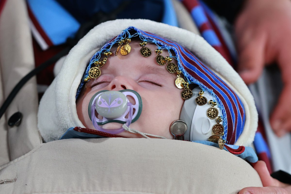 buzzspor's tweet photo. Trabzonspor tribünlerinden. https://t.co/BZw7KgvVah