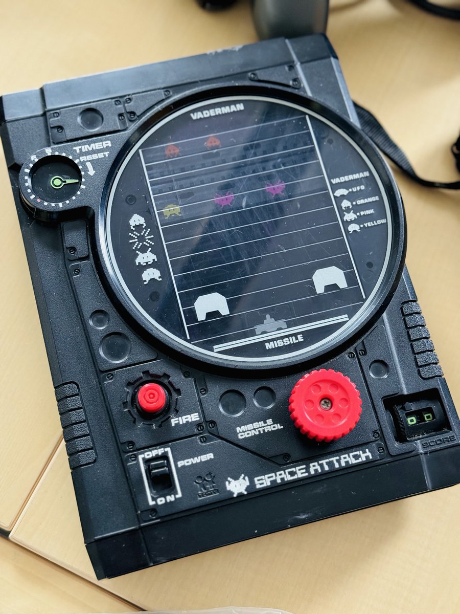 トミー レッドミサイル 動作品 2 トミー レッドミサイル 動作品 1