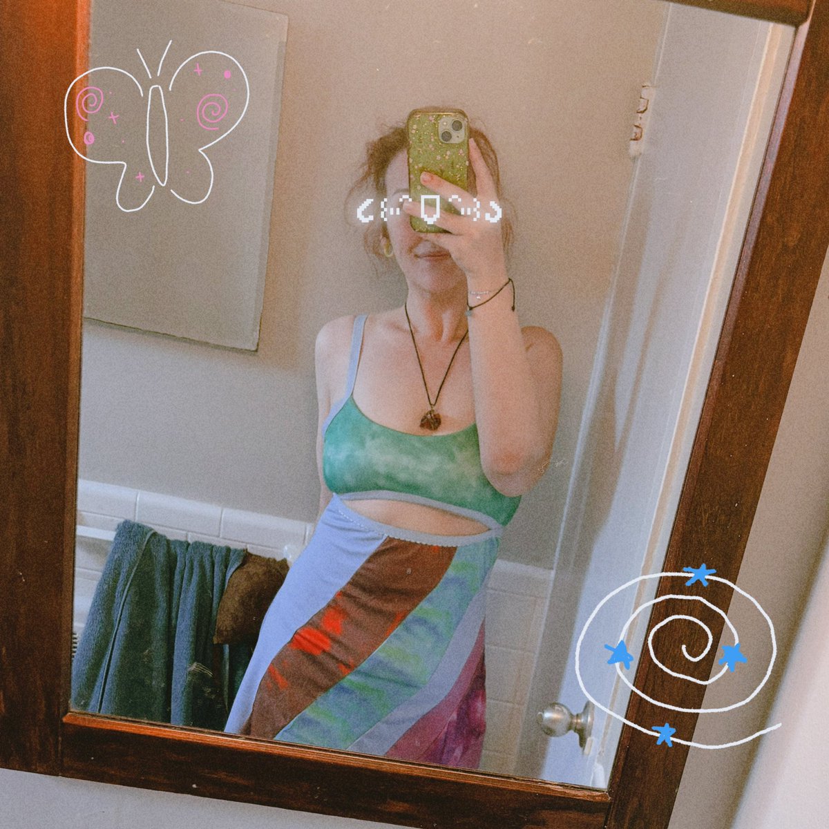 εϊз liz tweet media