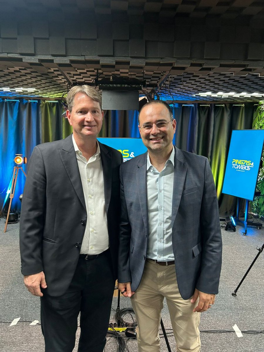 pingasetombos's tweet photo. No episódio de hoje do Pingas e Tombos, recebemos Victor Piana ( @victorpianaandrade ), CEO do A.C.Camargo Cancer Center, referência internacional em oncologia. https://t.co/LCvXnPdKuH