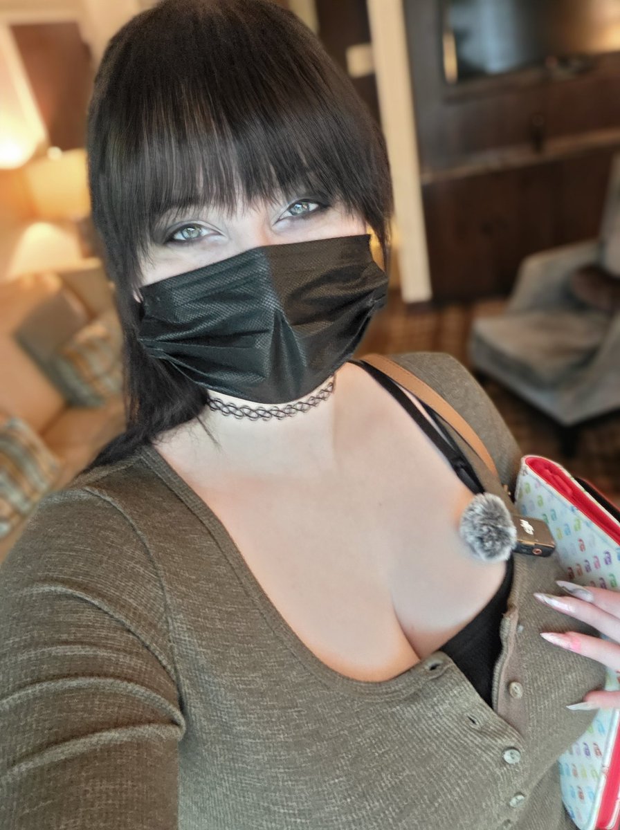 Pheromoan's tweet photo. Day two here i come https://t.co/Nuj8woGf0j