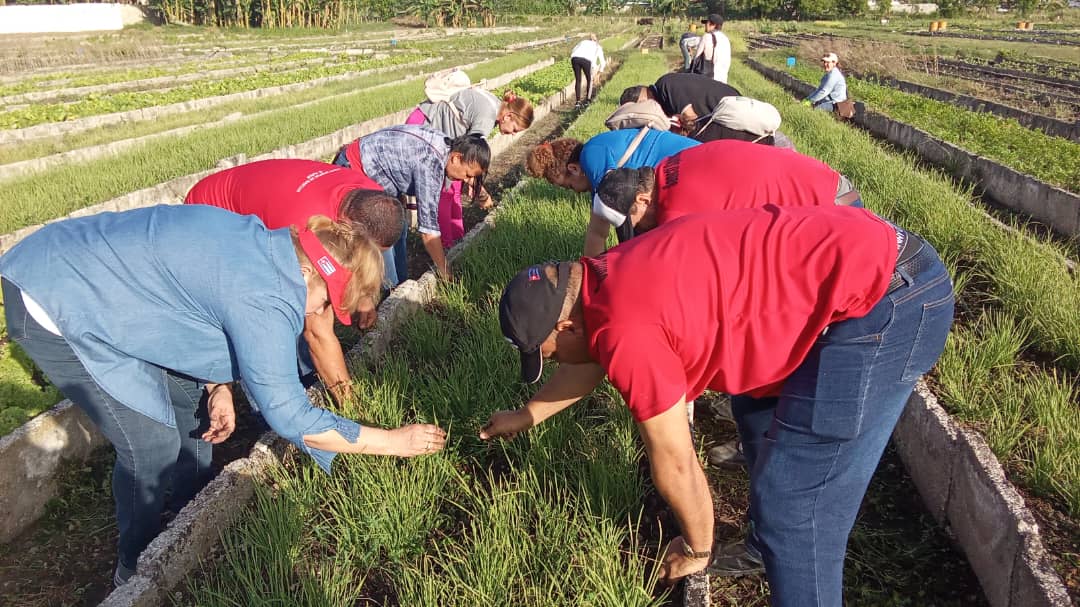AlexisLorente74's tweet photo. Varias instituciones sociales reciben la alegría de su niños, adolescentes y jóvenes. Así aconteció en
#SanctiSpíritusEnMarcha 
#FuerzaCentenaria
#4DeAbril
@DeivyPrezMartn1 🇨🇺 https://t.co/jr0Y3qIexK