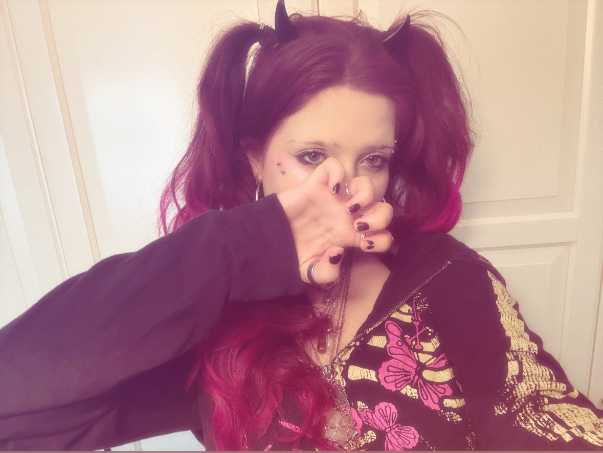 an4jughl.r0tt tweet media