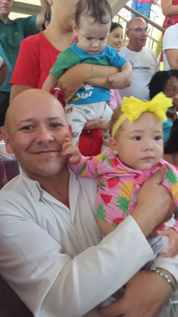 AlexisLorente74's tweet photo. Varias instituciones sociales reciben la alegría de su niños, adolescentes y jóvenes. Así aconteció en
#SanctiSpíritusEnMarcha 
#FuerzaCentenaria
#4DeAbril
@DeivyPrezMartn1 🇨🇺 https://t.co/jr0Y3qIexK