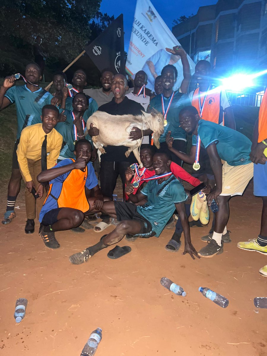 Mitchell Hall tweet media