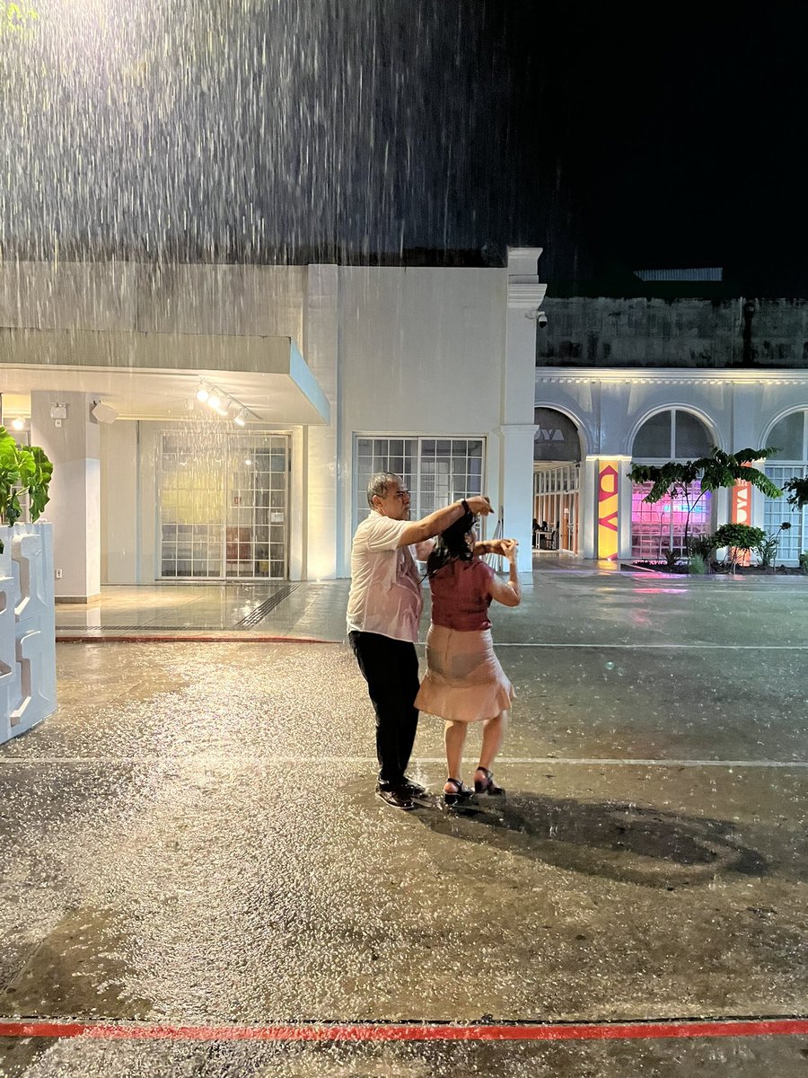 Álee Rosa tweet media