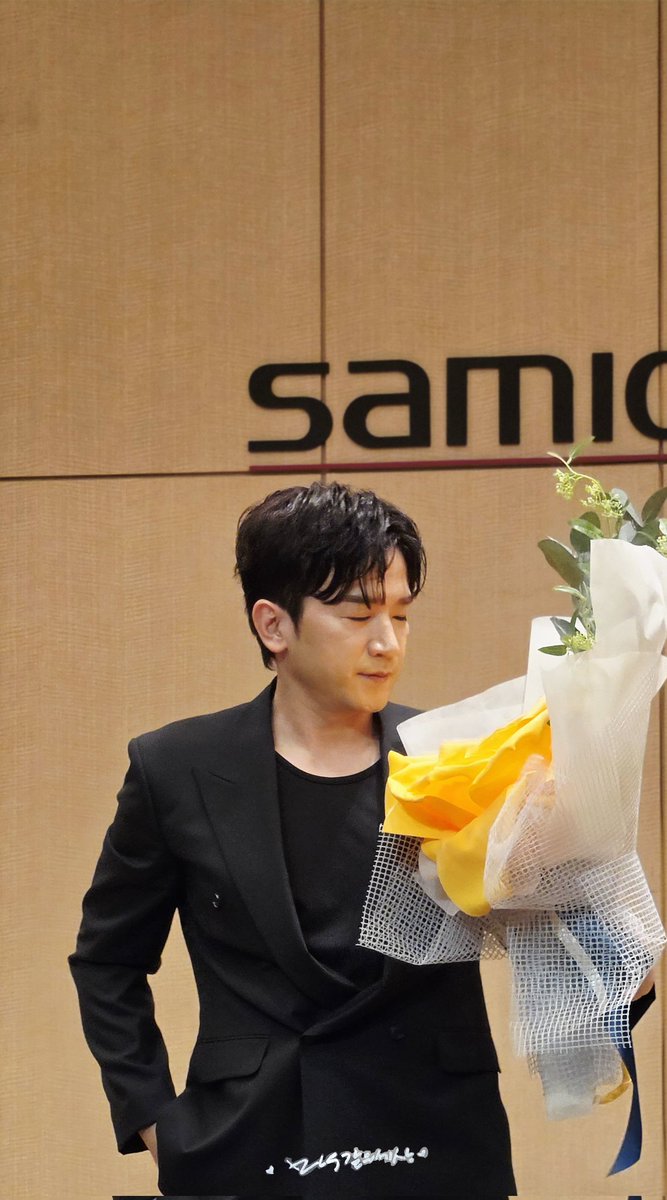 orangesh0728's tweet photo. #이민우
#M #신화
260404
누가꽃이지🫶 https://t.co/rmeFlBfdcT