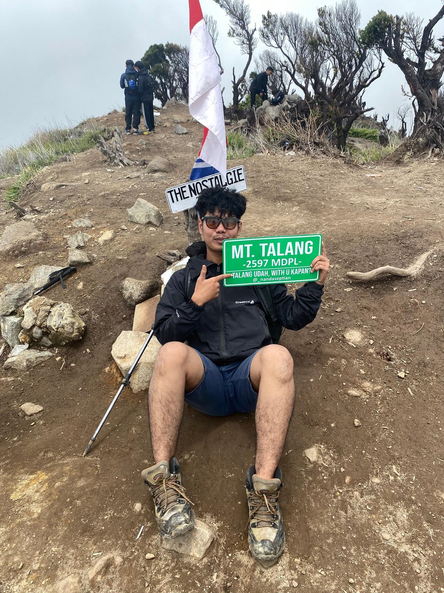 valee²⁴ | lg uts tweet media