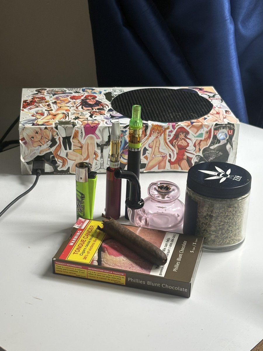 I_Order_Fries tweet media