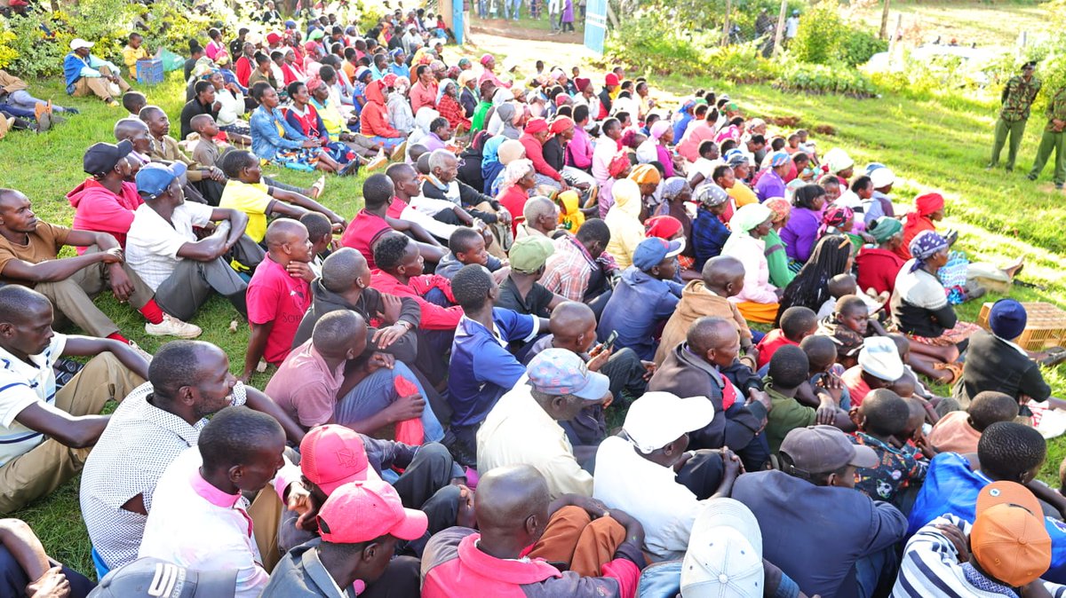 DrRonohpaul's tweet photo. Today in Kipkelion West, Kericho County, we empowered the Kimologit and TingaTela Communities by distributing certified coffee seedlings and sensitizing farmers on modern, sustainable practices. 
@kalromkulima @_AfricaCoffee @ncoffeeexchange @NewKpcu @CoopsandMSMEs @kenya_afa https://t.co/3uaxT71PR4