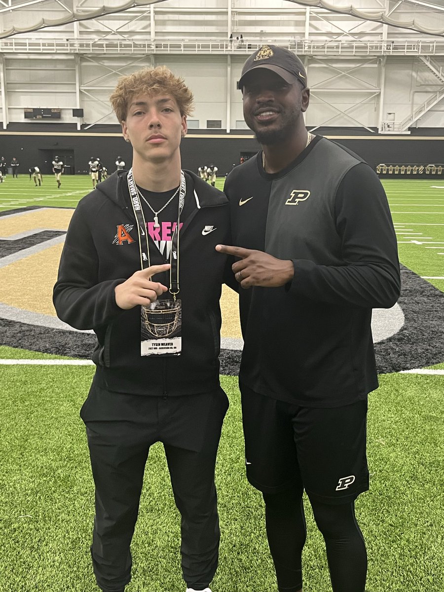 Tysin_Weaver10's tweet photo. Enjoyed my time @BoilerFootball spring practice today!  Thank you coach @CoachHinshaw and @Coach__Lal for the invite and conversations
#boilerup🚂 #blackandgold 

@CoachEvanDreyer @JaredLuginbill @AllenTrieu @PrepRedzoneOH @Bryan_Ault @GregSmithRivals @Rivals  @SWiltfong_ @TylerStevens94 @TomDienhart1