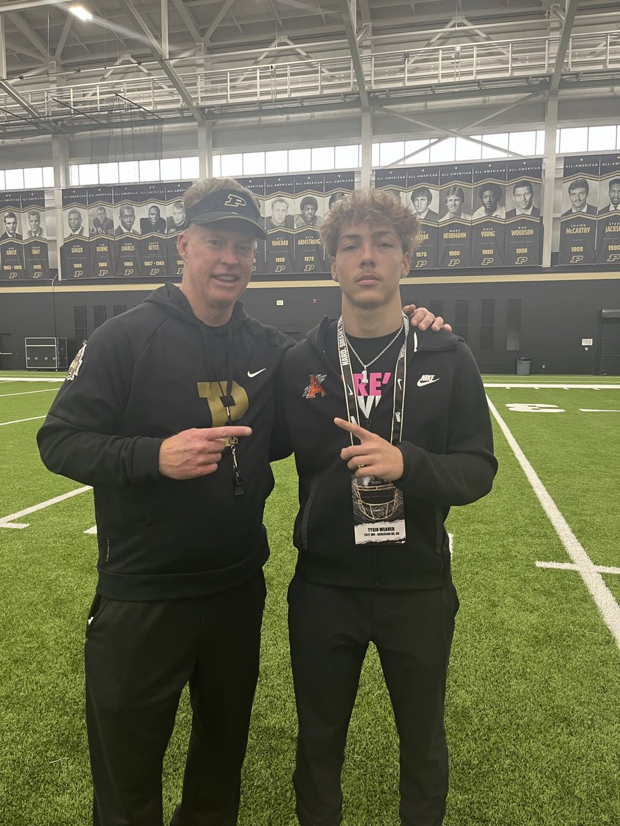 Tysin_Weaver10's tweet photo. Enjoyed my time @BoilerFootball spring practice today!  Thank you coach @CoachHinshaw and @Coach__Lal for the invite and conversations
#boilerup🚂 #blackandgold 

@CoachEvanDreyer @JaredLuginbill @AllenTrieu @PrepRedzoneOH @Bryan_Ault @GregSmithRivals @Rivals  @SWiltfong_ @TylerStevens94 @TomDienhart1