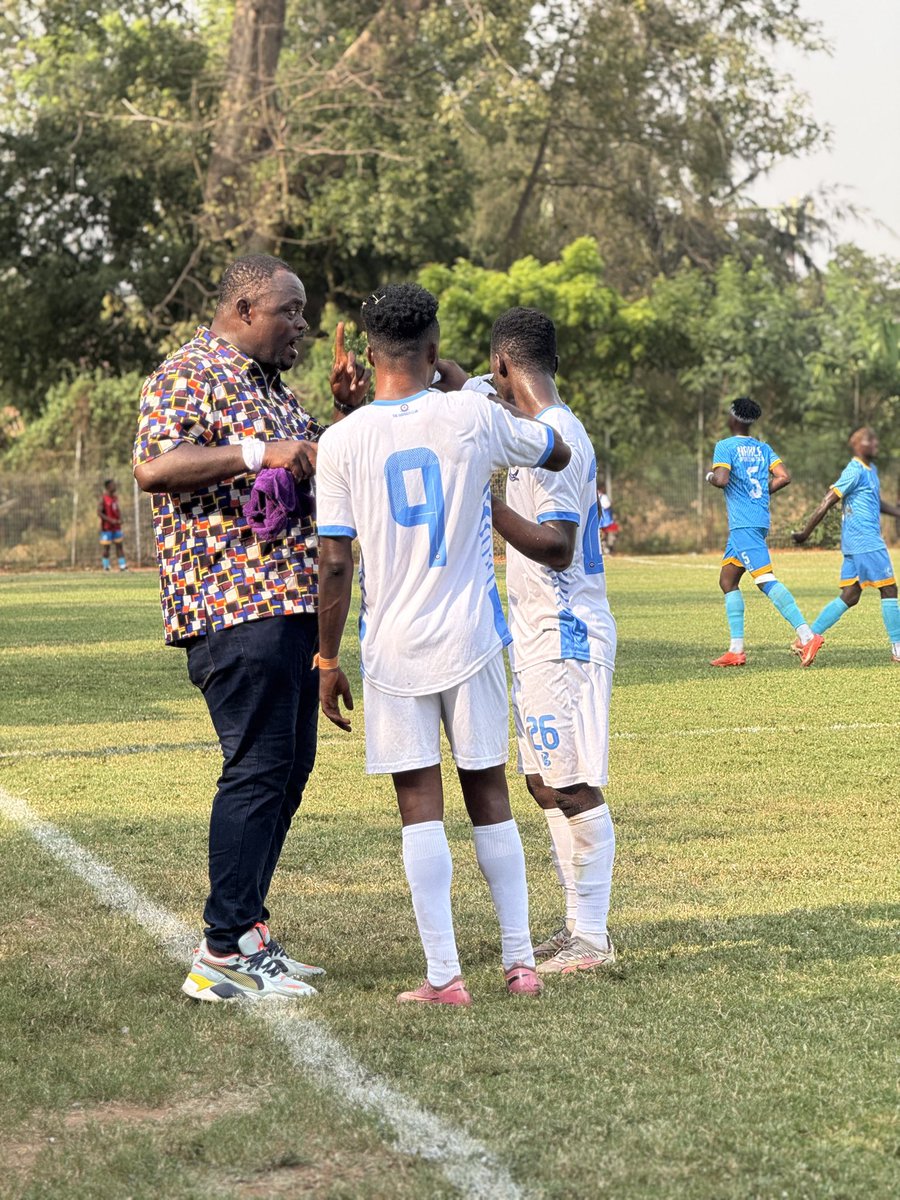 Full Time

FC Nania 1:0 Oly Dade

#OlyDade #DadeMashie